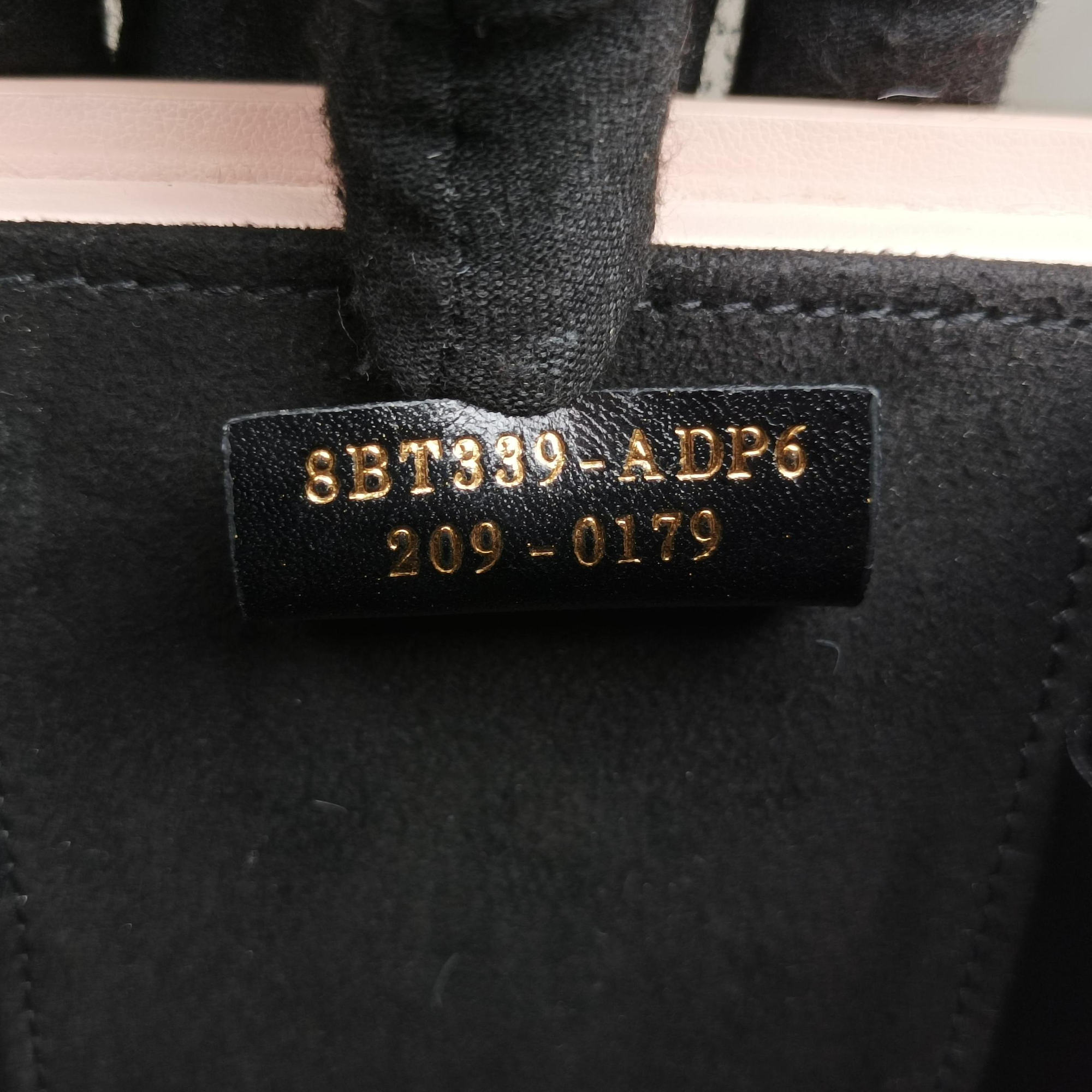 FENDIボックス パッケージング ピンク レザー 8BT339 8BT339-ADP6 209-0179